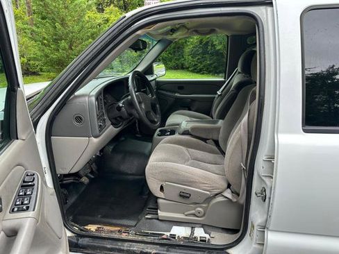 Used 2005 Chevrolet Tahoe 4WD w/ Skid Plate Package image 5