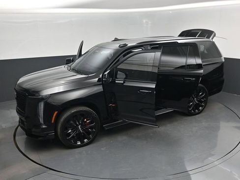Used 2026 Cadillac Escalade V w/ LPO, ONYX Package AWD/4WD image 20