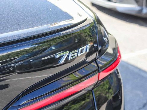 Used 2025 BMW 760i xDrive image 25
