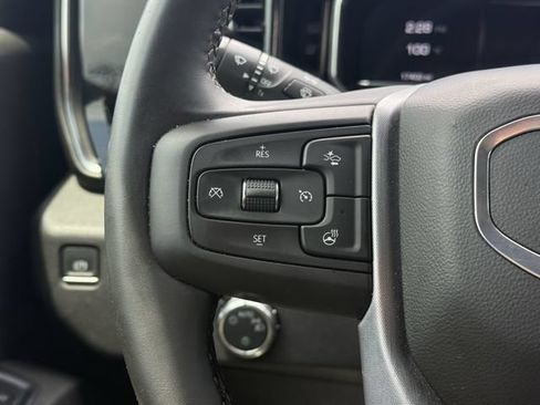 Used 2025 GMC Sierra 1500 SLE RWD image 25