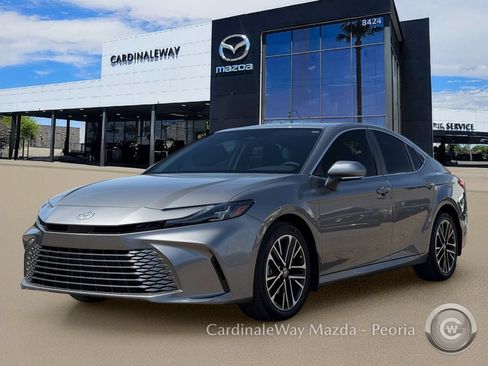 Used 2026 Toyota Camry XLE FWD image 2
