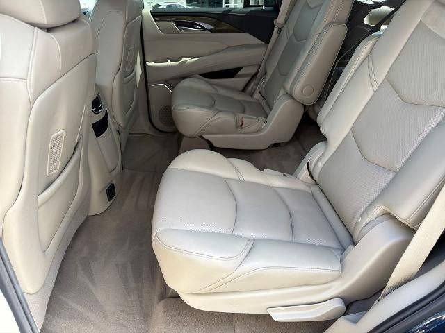 Used 2019 Cadillac Escalade Premium Luxury RWD image 21