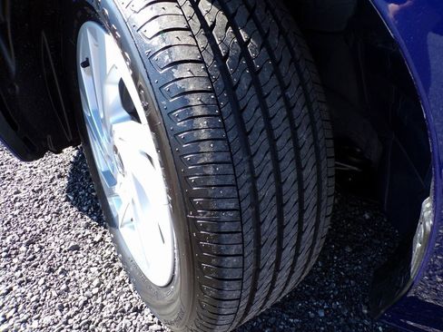 Certified 2025 Subaru Impreza 2.0i image 3