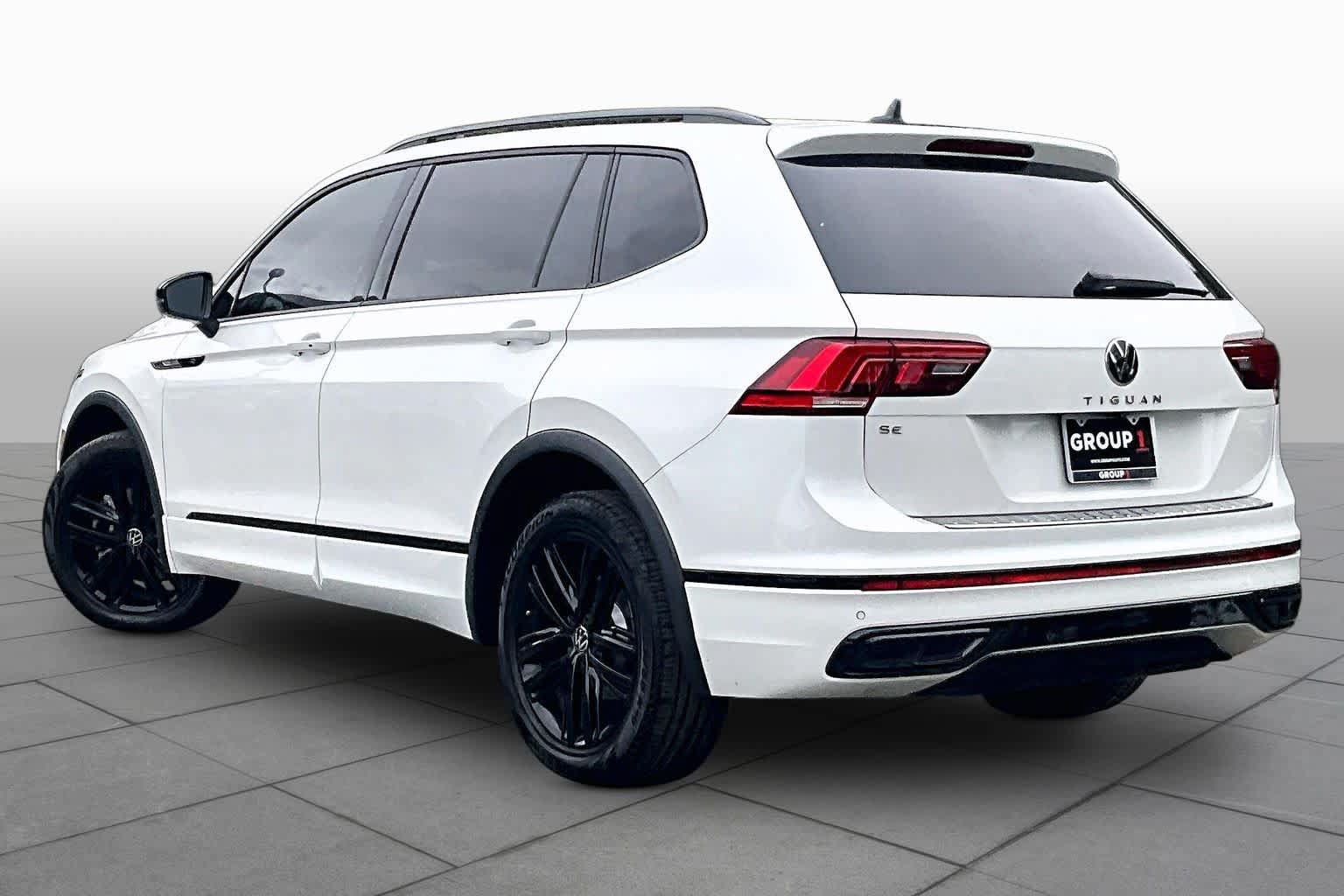 Used 2022 Volkswagen Tiguan SE R-Line FWD image 12