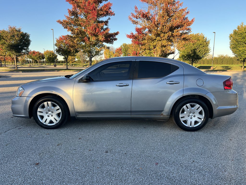 Used 2013 Dodge Avenger SE FWD image 2