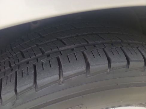 Used 2020 Chevrolet Equinox LT image 32