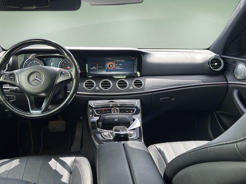 Used 2017 Mercedes-Benz E 300 4MATIC image 9