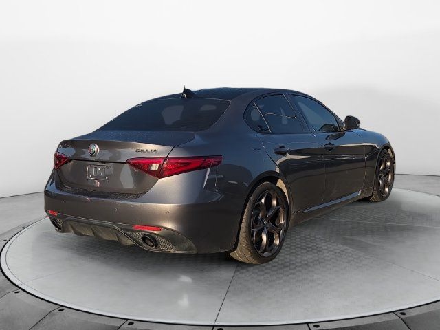 Used 2021 Alfa Romeo Giulia Ti Sport RWD image 5