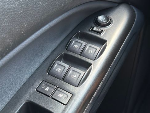 Used 2022 Chevrolet Colorado Z71 w/ Z71 Midnight Edition AWD/4WD image 23