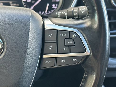 Used 2021 Toyota Highlander XLE FWD image 29