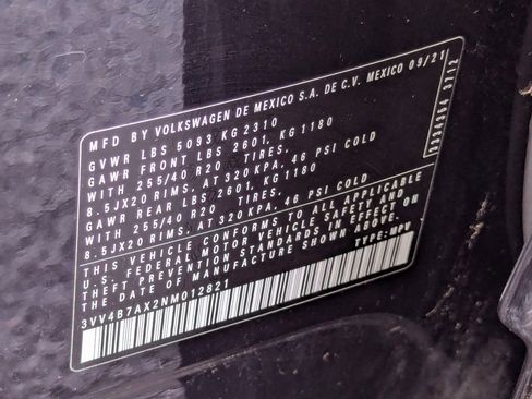 Certified 2022 Volkswagen Tiguan SEL R-Line image 43