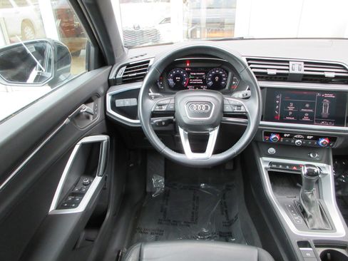 Used 2020 Audi Q3 2.0T Premium Plus image 38