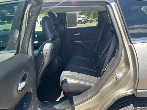 Used 2020 Jeep Cherokee Limited AWD/4WD image 28