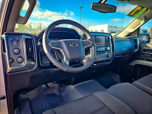 Used 2017 Chevrolet Silverado 1500 LT w/ LT Convenience Package image 14