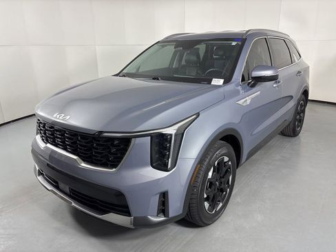 Used 2024 Kia Sorento S FWD image 4
