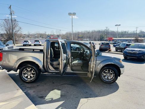 Used 2019 Nissan Frontier SL image 15