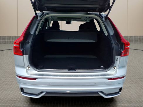 Used 2023 Volvo XC60 B5 Plus w/ Climate Package AWD/4WD image 11