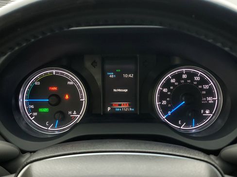 Used 2022 Toyota Venza LE image 24