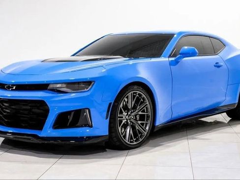 Used 2022 Chevrolet Camaro ZL1 image 2