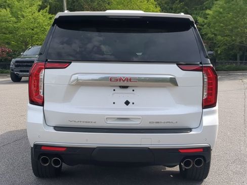 Used 2024 GMC Yukon Denali w/ Advanced Technology Package image 5