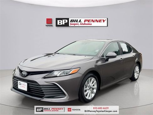 Used 2024 Toyota Camry LE image 1
