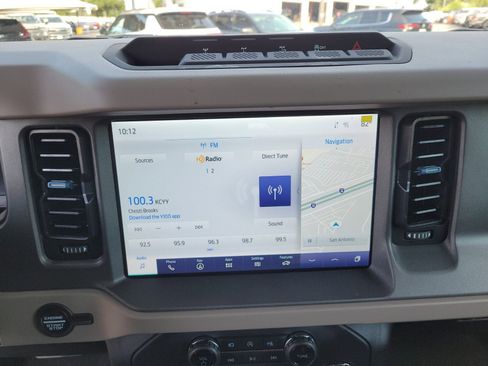 Used 2024 Ford Bronco Wildtrak image 19