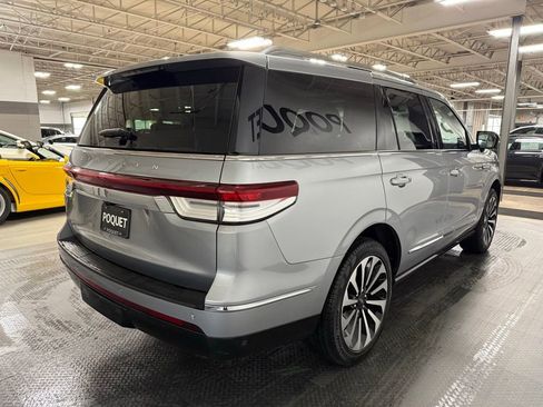 Used 2024 Lincoln Navigator Reserve AWD/4WD image 4