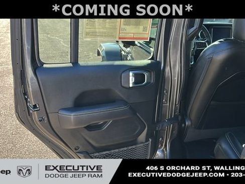 Used 2022 Jeep Wrangler Unlimited Sahara w/ Cold Weather Group AWD/4WD image 19