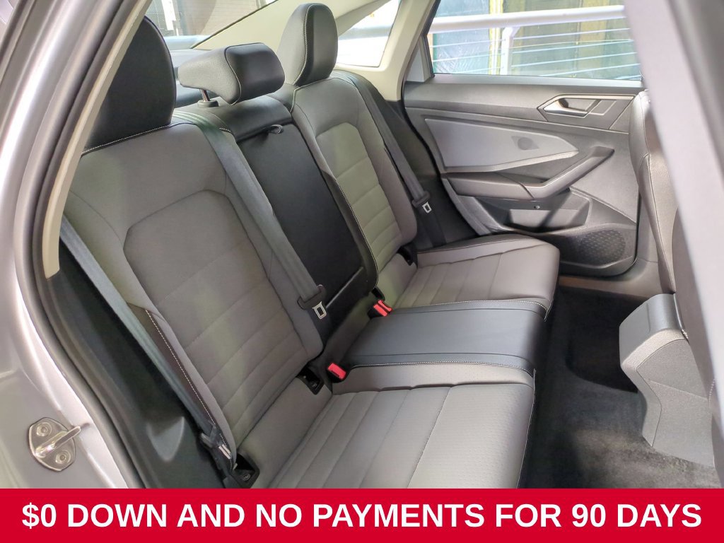 Used 2025 Volkswagen Jetta SE FWD image 27