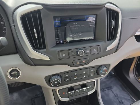 Used 2023 GMC Terrain SLE AWD/4WD image 19