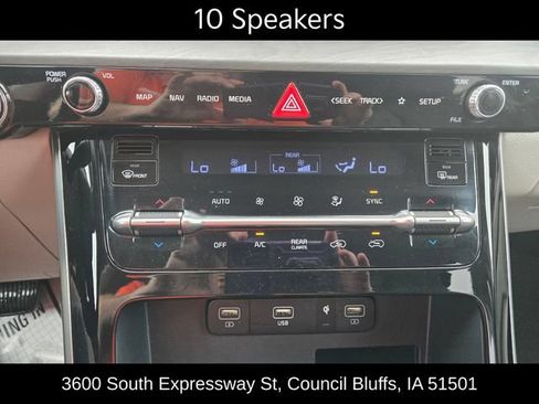 Used 2024 Kia Carnival EX FWD image 20