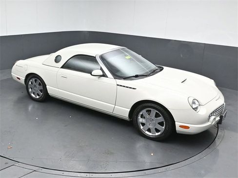 Used 2002 Ford Thunderbird image 36