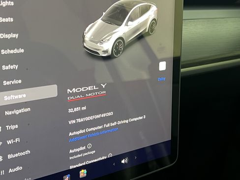 Used 2022 Tesla Model Y Performance AWD/4WD image 29