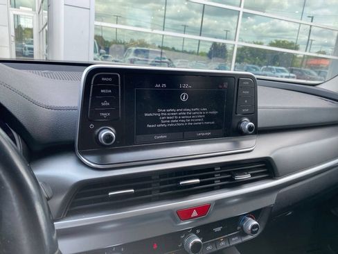 Used 2020 Kia Telluride LX AWD/4WD image 12