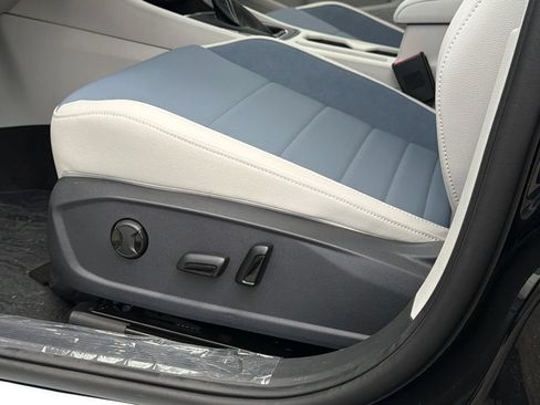 New 2026 Volkswagen Jetta SE FWD image 17