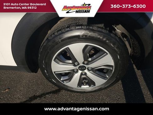 Used 2018 Kia Niro LX image 24