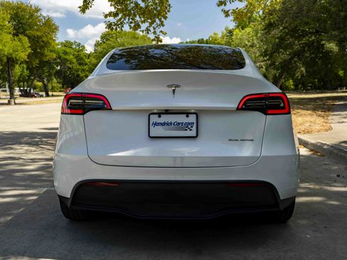 Used 2023 Tesla Model Y Long Range AWD/4WD image 8