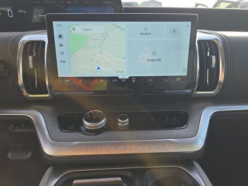 Used 2025 Ford Expedition Platinum image 14