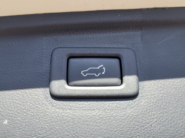 Used 2016 Subaru Outback 3.6R Limited AWD/4WD image 26