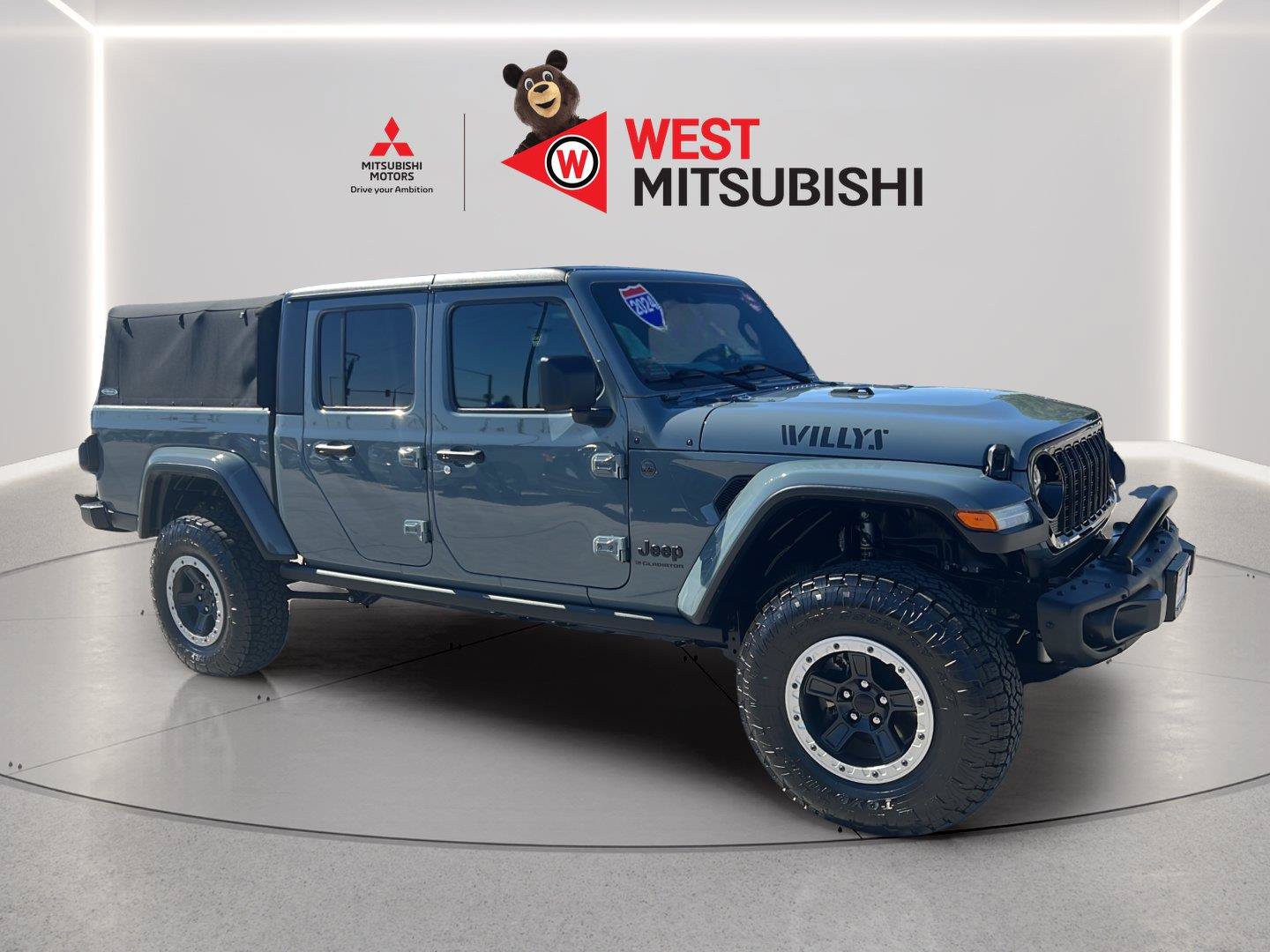Used 2024 Jeep Gladiator Sport AWD/4WD image 7
