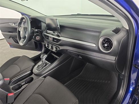 Used 2021 Kia Forte LXS image 18