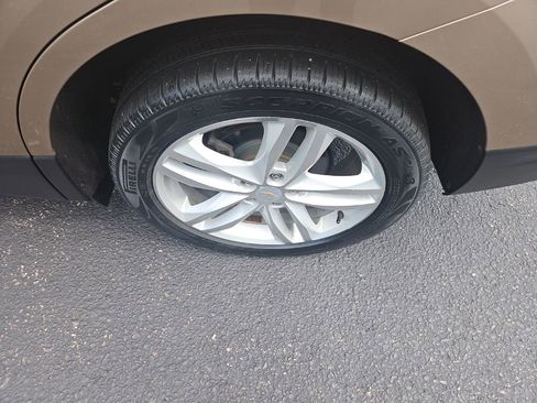 Used 2018 Chevrolet Equinox Premier AWD/4WD image 12