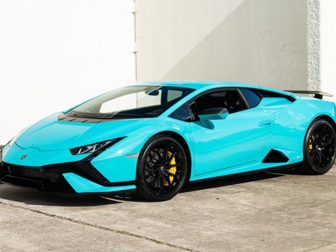 Used 2023 Lamborghini Huracan Tecnica RWD image 3