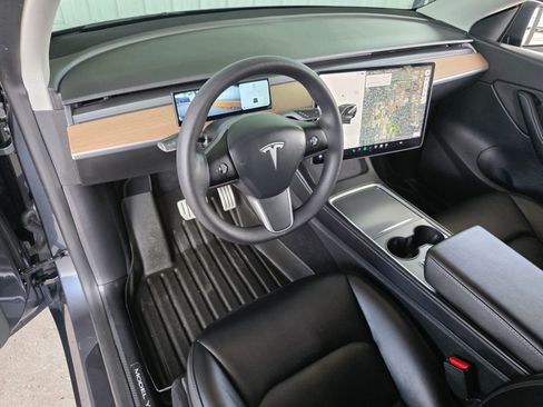 Used 2021 Tesla Model Y Performance image 17