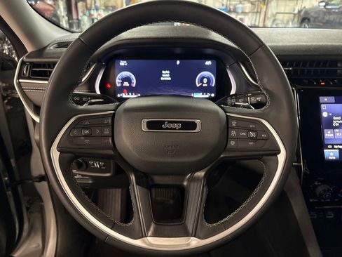 Certified 2023 Jeep Grand Cherokee L Laredo image 19