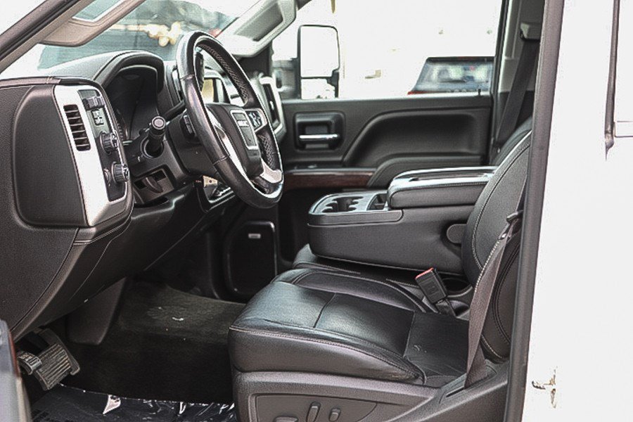 Used 2015 GMC Sierra 2500 SLT w/ SLT Preferred Package AWD/4WD image 17