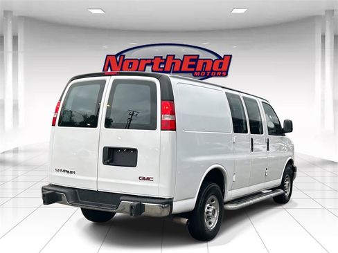 Used 2023 GMC Savana 2500 w/ Driver Convenience Package image 3
