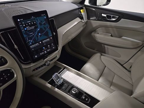 New 2026 Volvo XC60 T8 Ultra w/ Protection Package Premier image 11