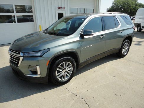 Used 2023 Chevrolet Traverse LT image 23
