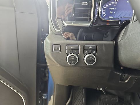 Used 2025 GMC Sierra 1500 Elevation image 29